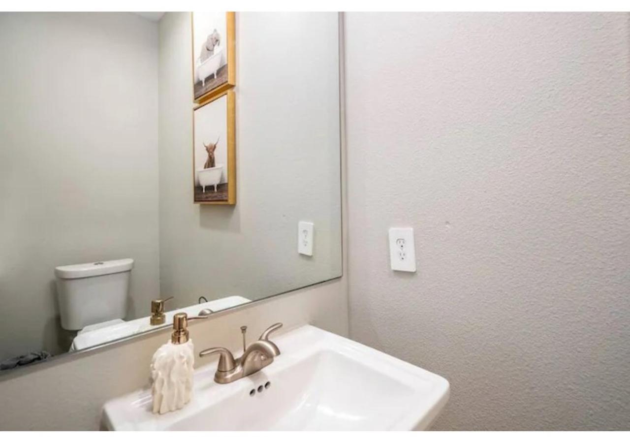 Spacious 3 Bed House Near Md Anderson With Free Parking & Wi-Fi Houston Exterior photo