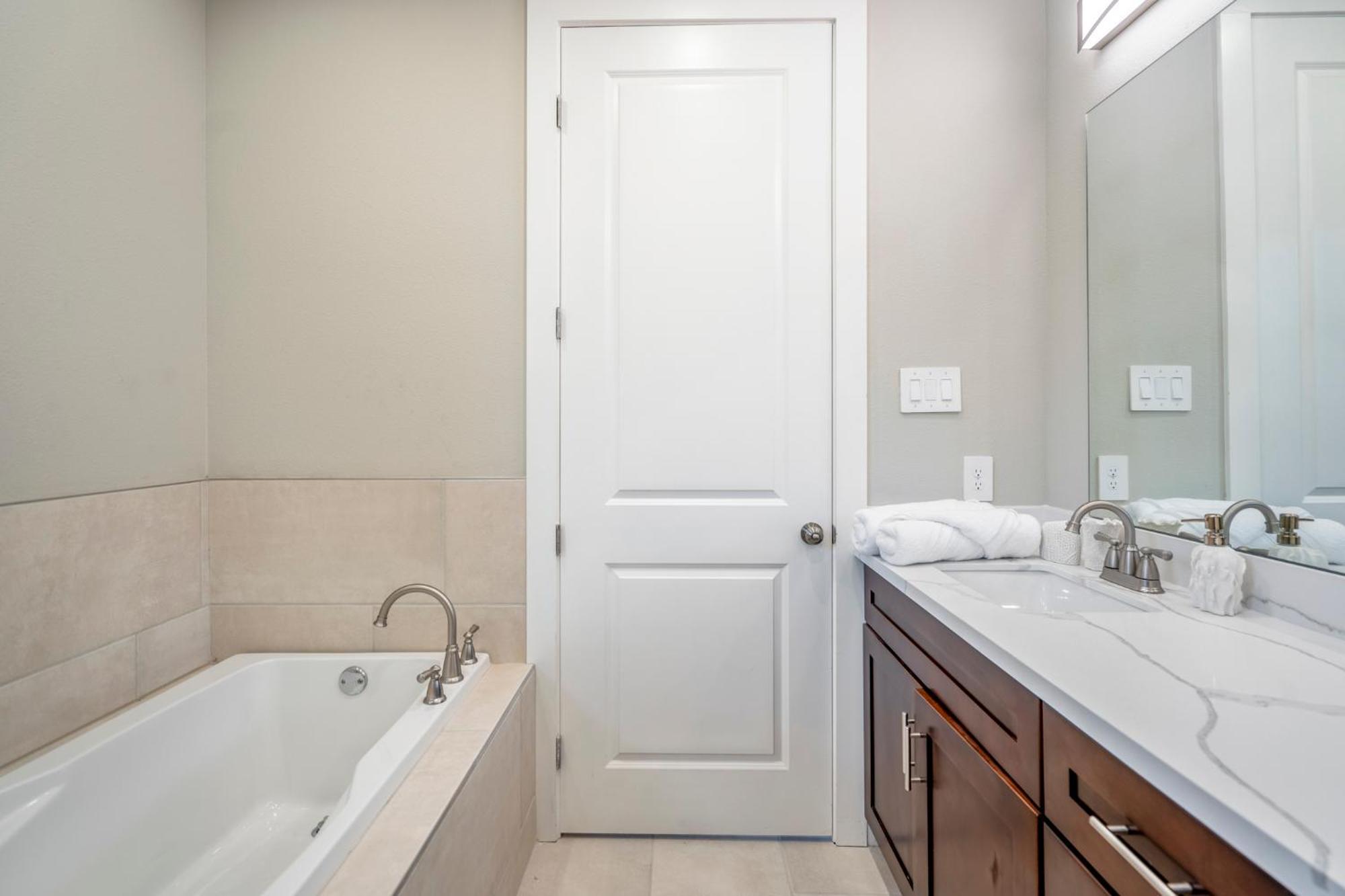 Spacious 3 Bed House Near Md Anderson With Free Parking & Wi-Fi Houston Exterior photo